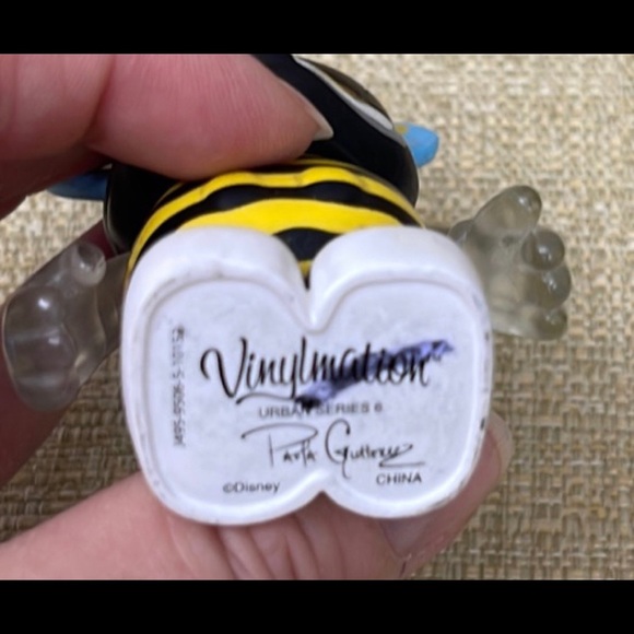EUC Vinylmation Urban Series 6 “Queen Bee” - Picture 5 of 5